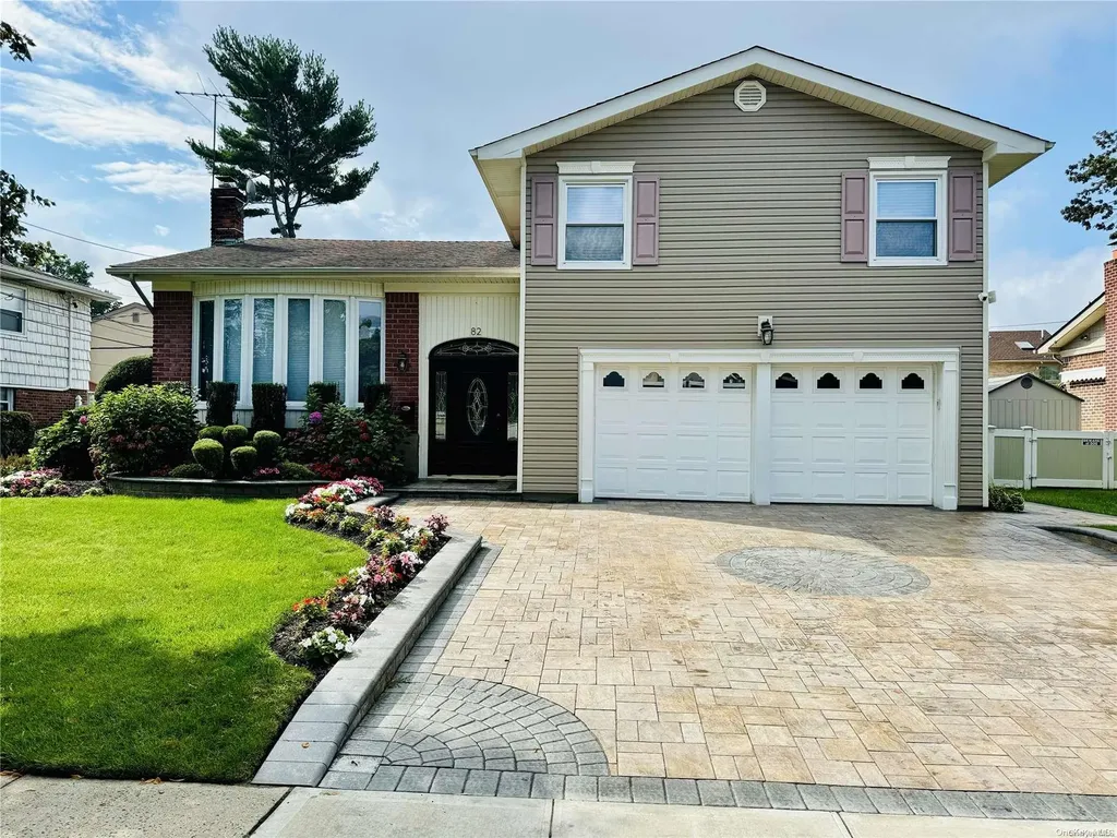 82 Barry Drive Westbury NY 11590