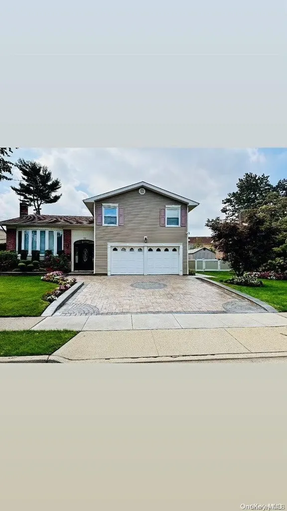 82 Barry Drive Westbury NY 11590