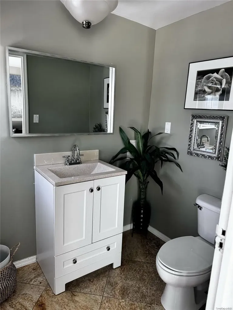 82 Barry Drive Westbury NY 11590