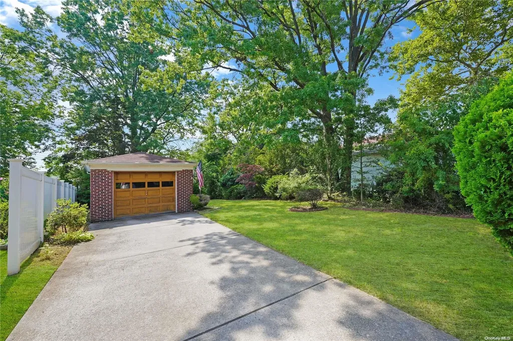 32 Legion Place Staten Island NY 10305