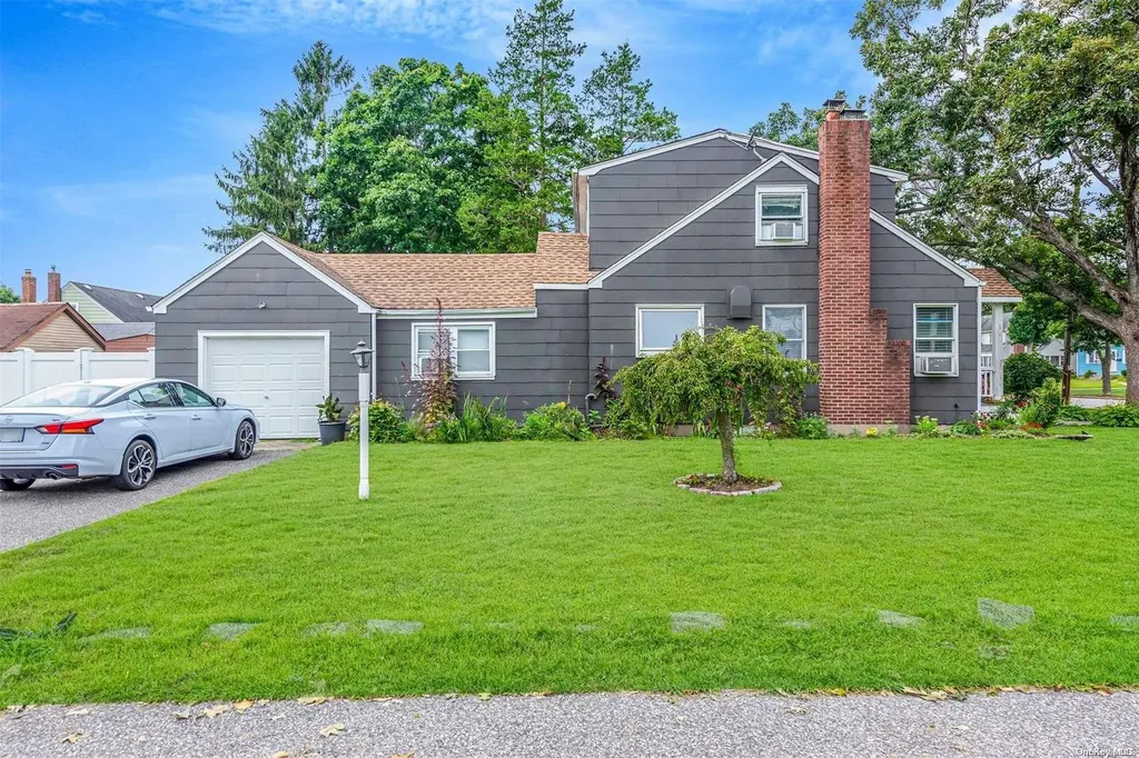 80 Everett Street Patchogue NY 11772