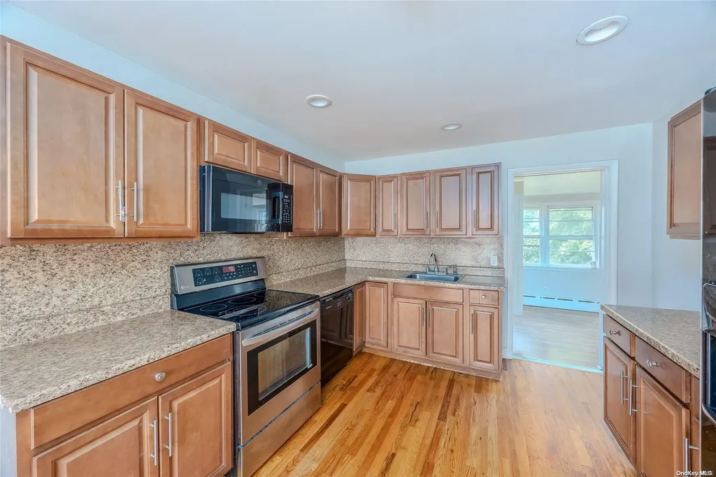 19 3rd Avenue Rocky Point NY 11778
