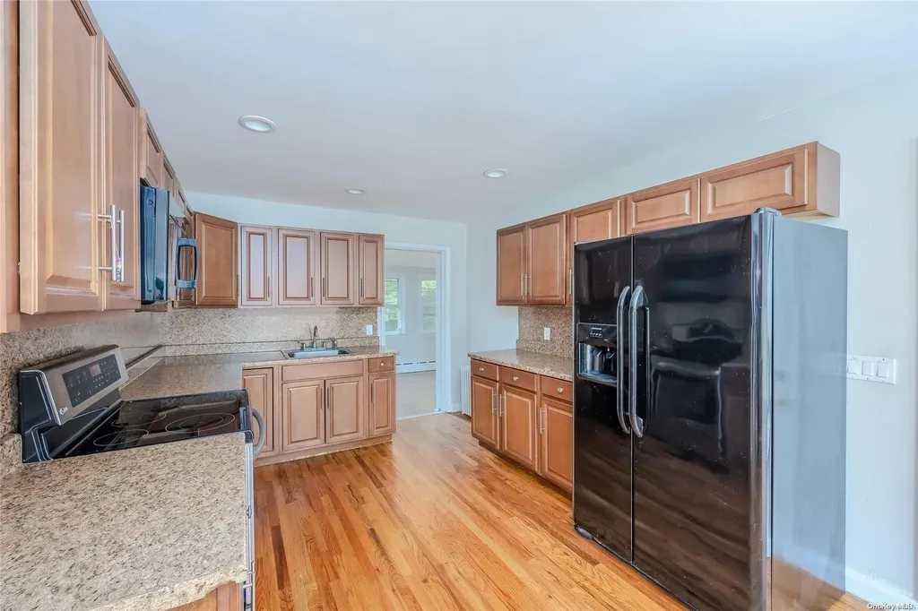 19 3rd Avenue Rocky Point NY 11778