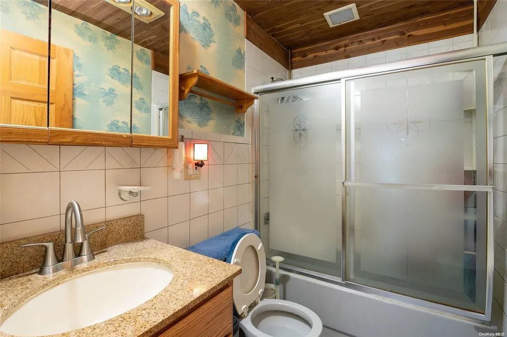 585 Grand Boulevard Deer Park NY 11729