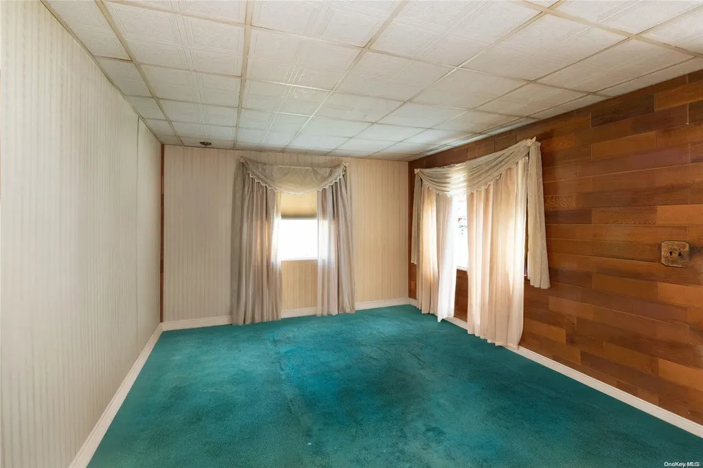 585 Grand Boulevard Deer Park NY 11729