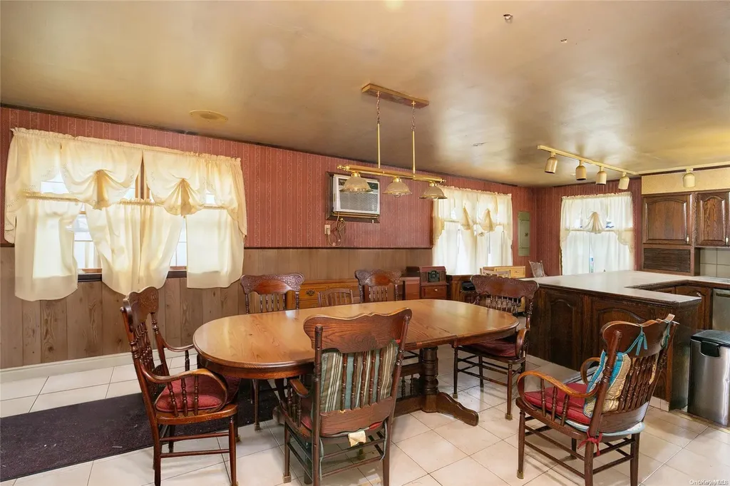 585 Grand Boulevard Deer Park NY 11729