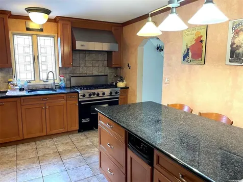 203 New York Avenue Lindenhurst NY 11757