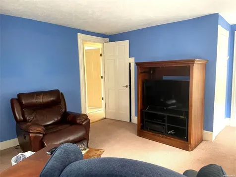 203 New York Avenue Lindenhurst NY 11757