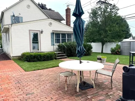 203 New York Avenue Lindenhurst NY 11757