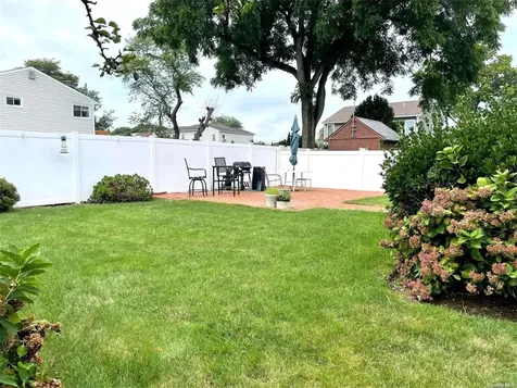 203 New York Avenue Lindenhurst NY 11757