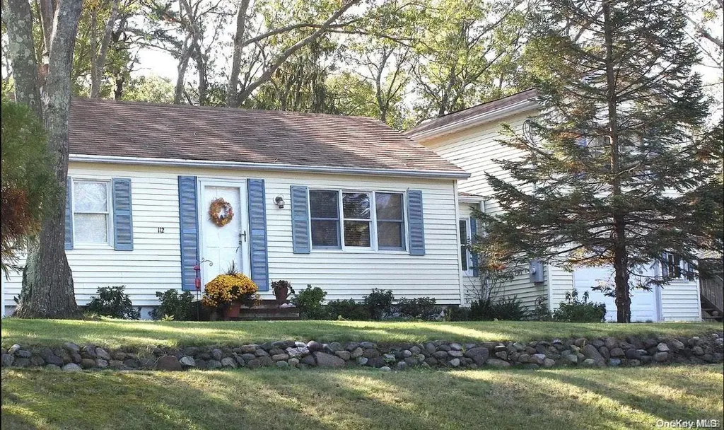 112 Lakeside Trail Ridge NY 11961