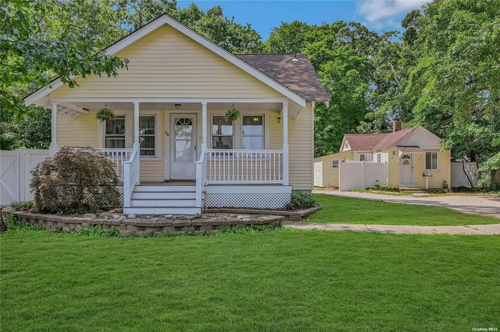 46-48 3rd Avenue East Islip NY 11730