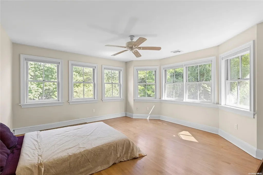 3 E Moriches Boulevard East Moriches NY 11940