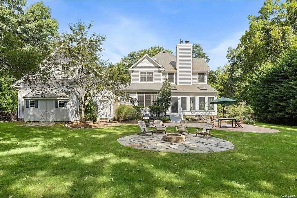 3 E Moriches Boulevard East Moriches NY 11940