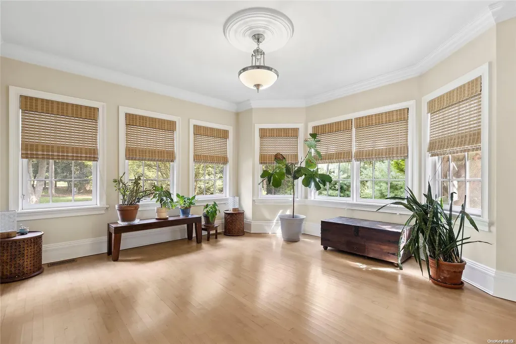 3 E Moriches Boulevard East Moriches NY 11940