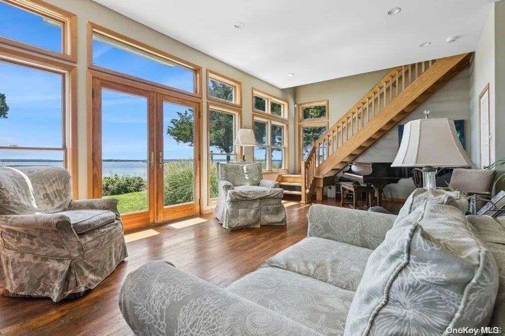 1487 Peconic Bay Boulevard Laurel NY 11948