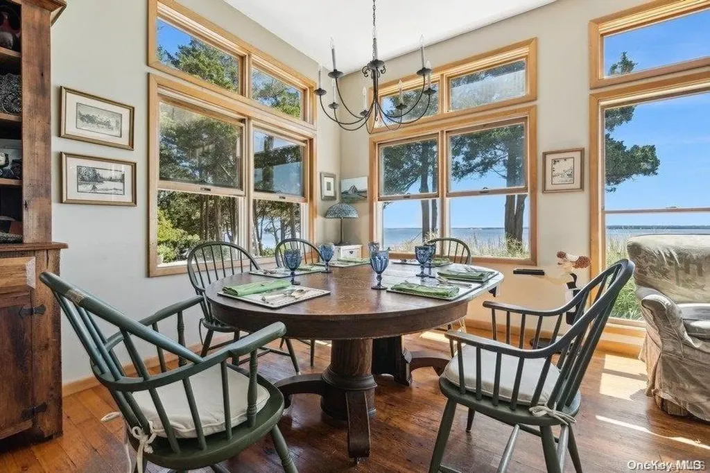 1487 Peconic Bay Boulevard Laurel NY 11948