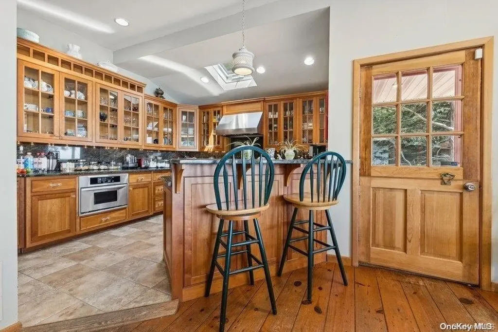 1487 Peconic Bay Boulevard Laurel NY 11948