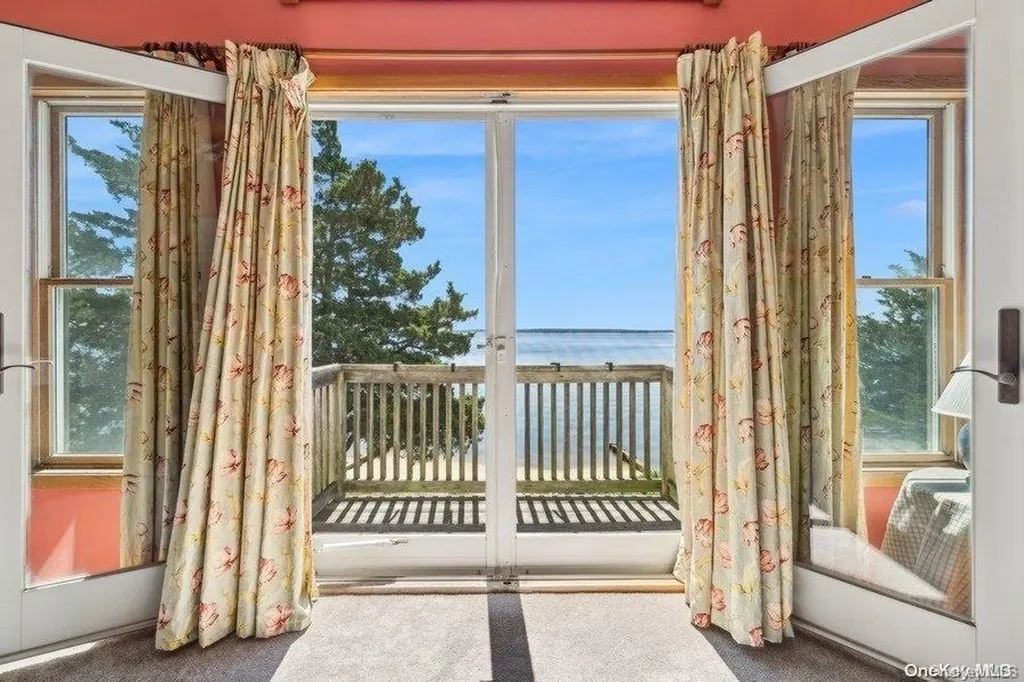 1487 Peconic Bay Boulevard Laurel NY 11948