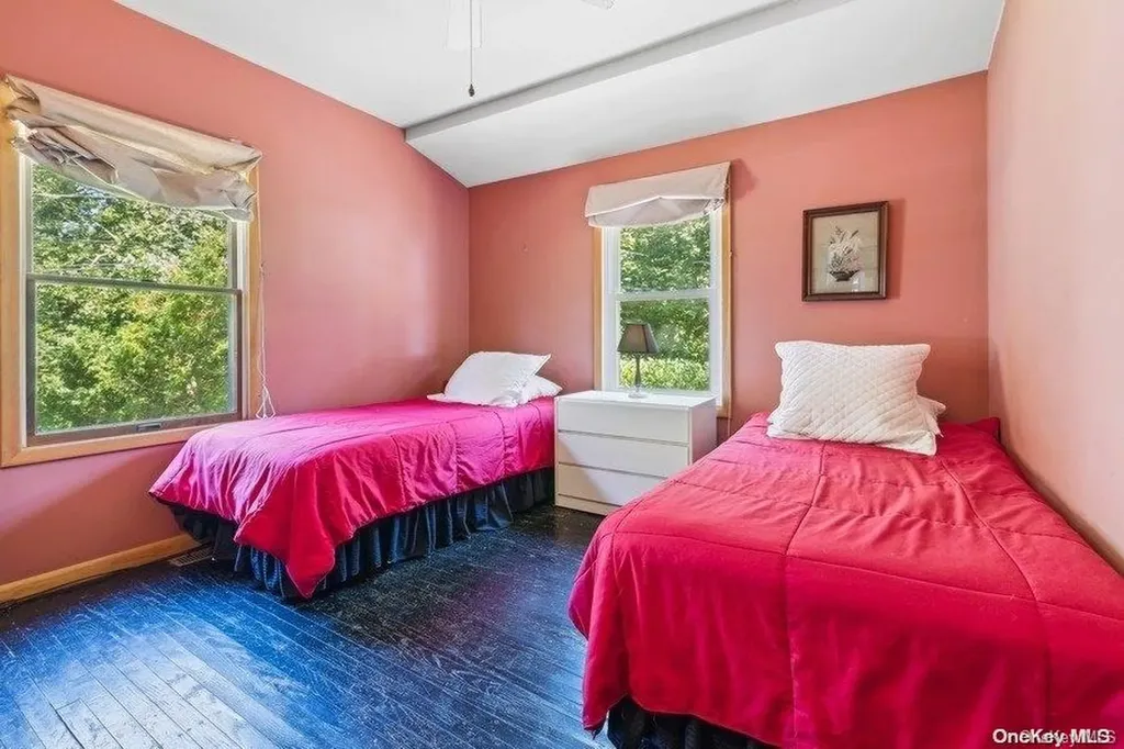1487 Peconic Bay Boulevard Laurel NY 11948