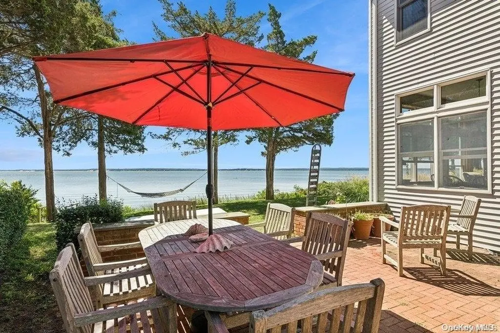 1487 Peconic Bay Boulevard Laurel NY 11948