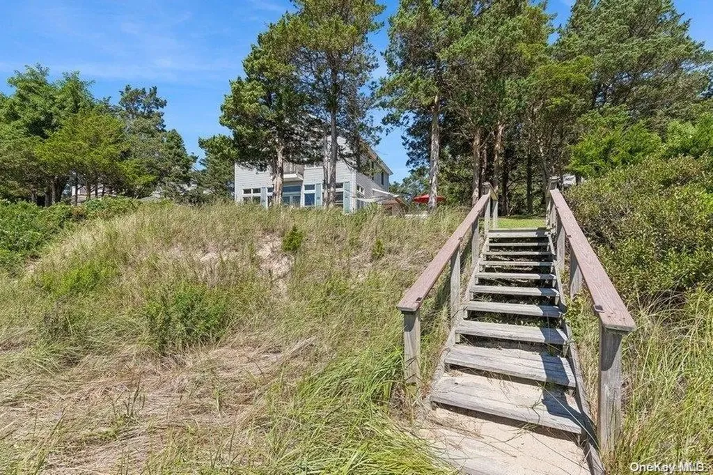 1487 Peconic Bay Boulevard Laurel NY 11948