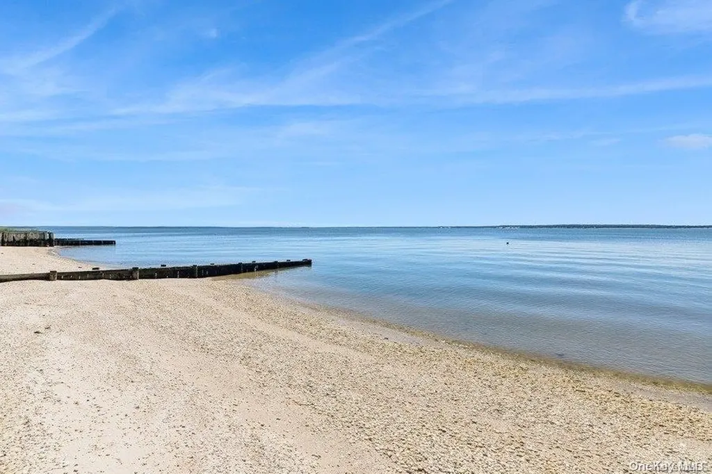 1487 Peconic Bay Boulevard Laurel NY 11948