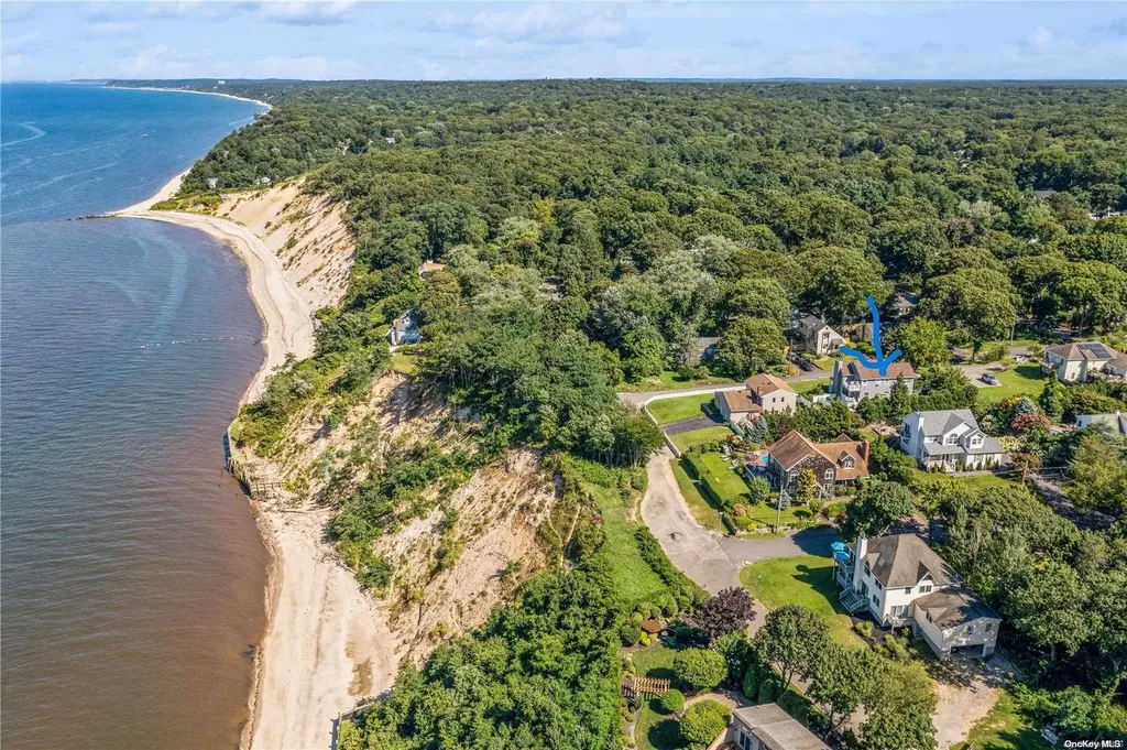 46 Cold Spring Drive Sound Beach NY 11789