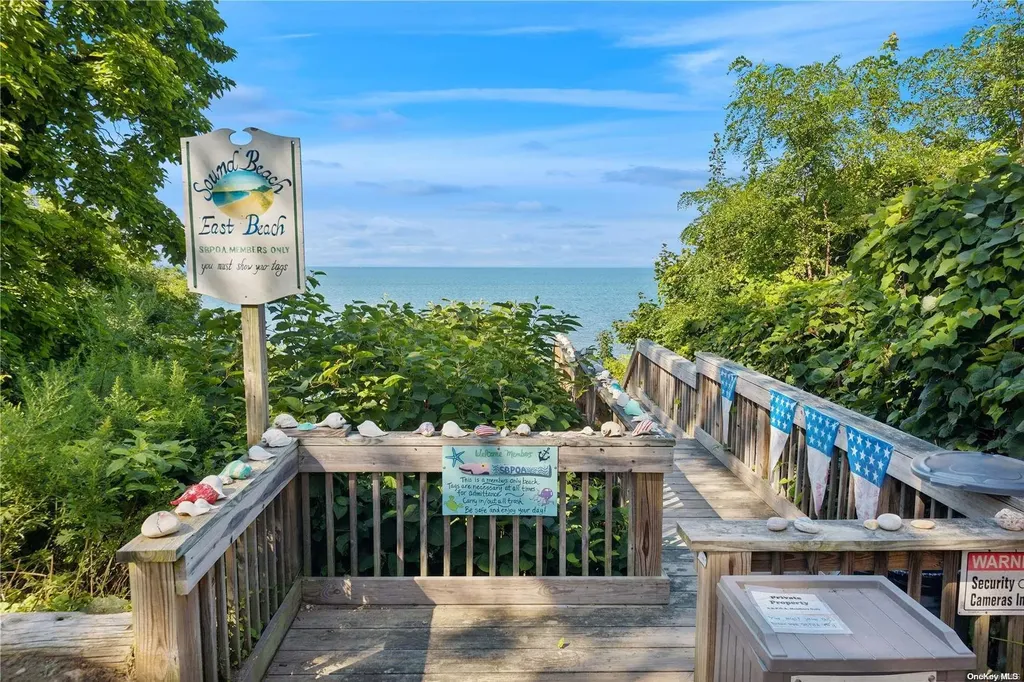 46 Cold Spring Drive Sound Beach NY 11789