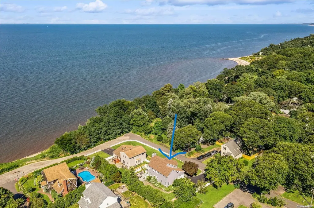 46 Cold Spring Drive Sound Beach NY 11789