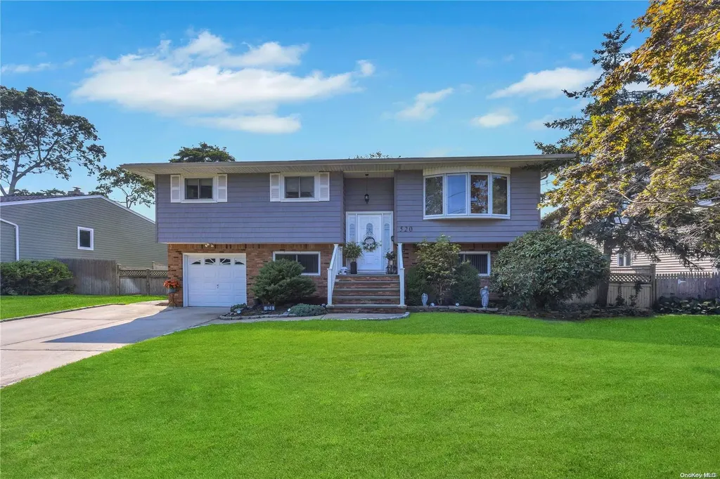 520 Hyman Avenue West Islip NY 11795