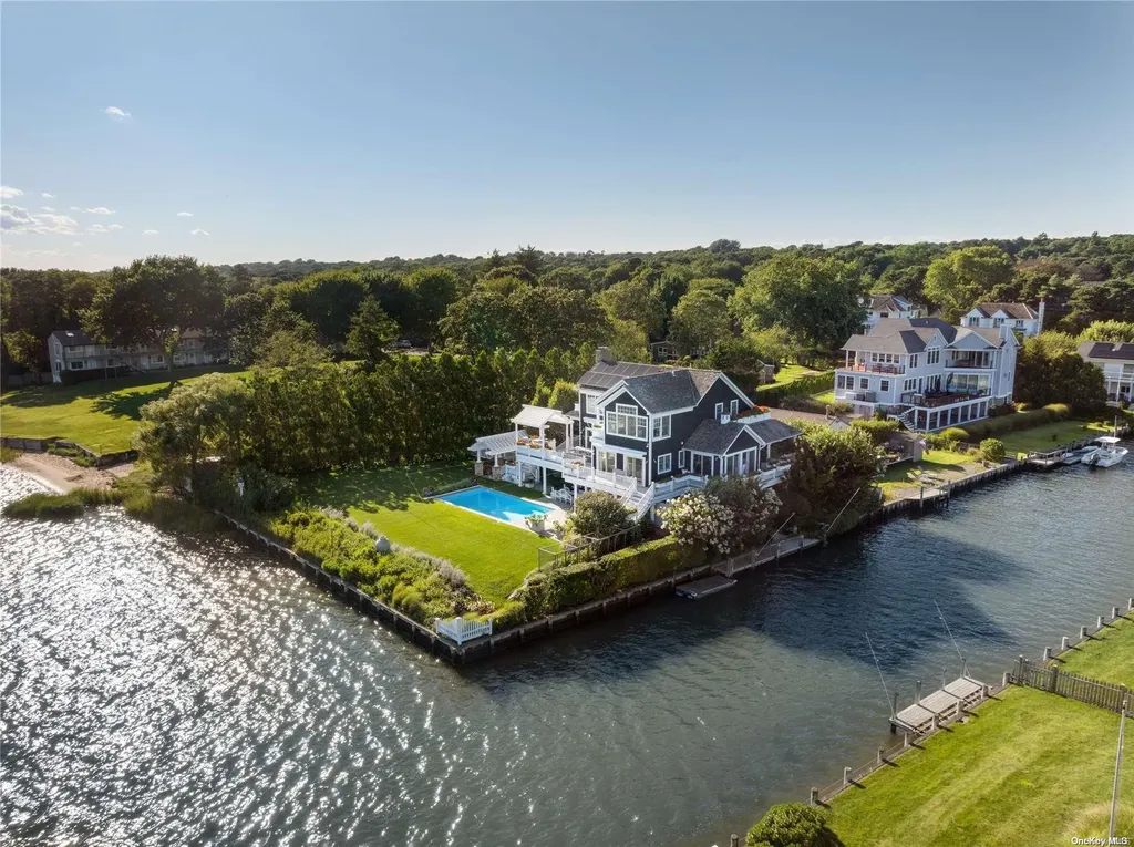 60 Middle Pond Road Southampton NY 11968