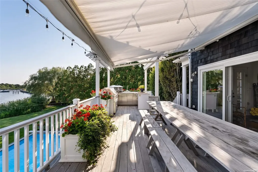 60 Middle Pond Road Southampton NY 11968