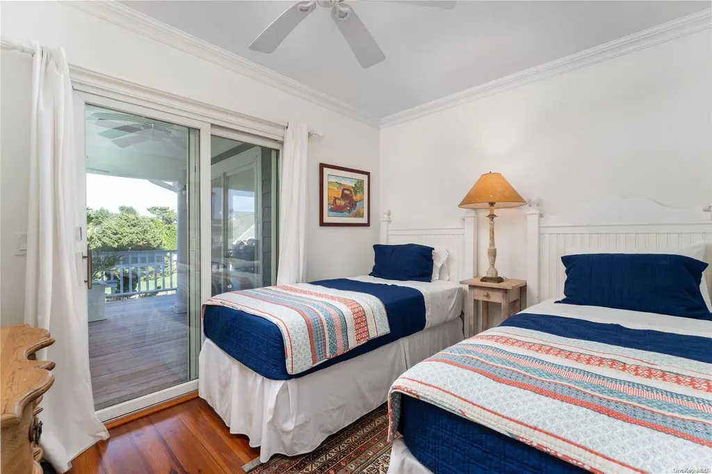 60 Middle Pond Road Southampton NY 11968