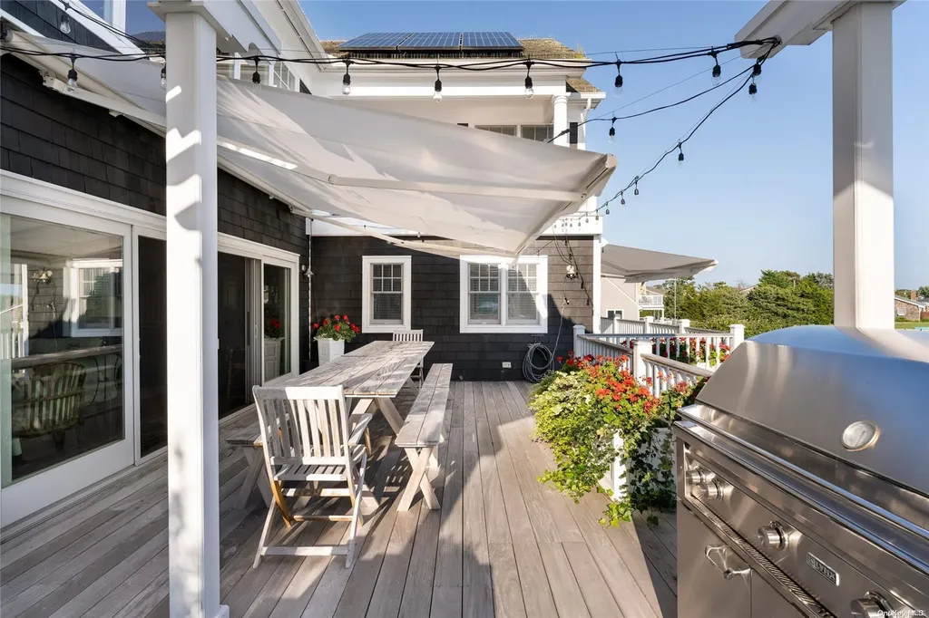 60 Middle Pond Road Southampton NY 11968