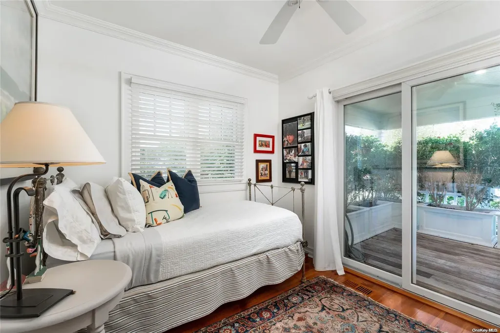 60 Middle Pond Road Southampton NY 11968