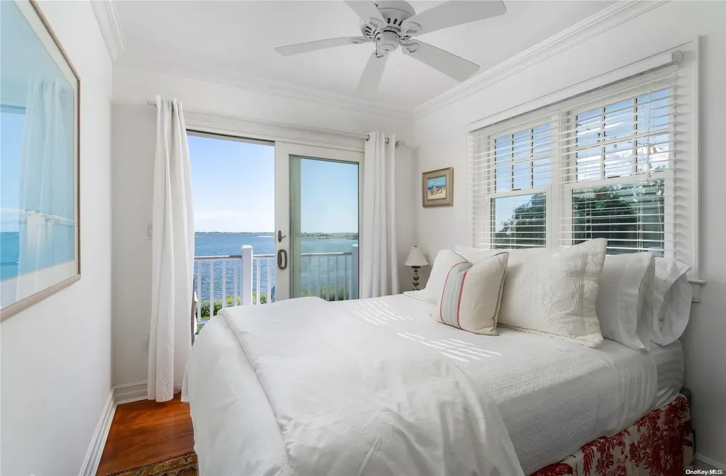 60 Middle Pond Road Southampton NY 11968