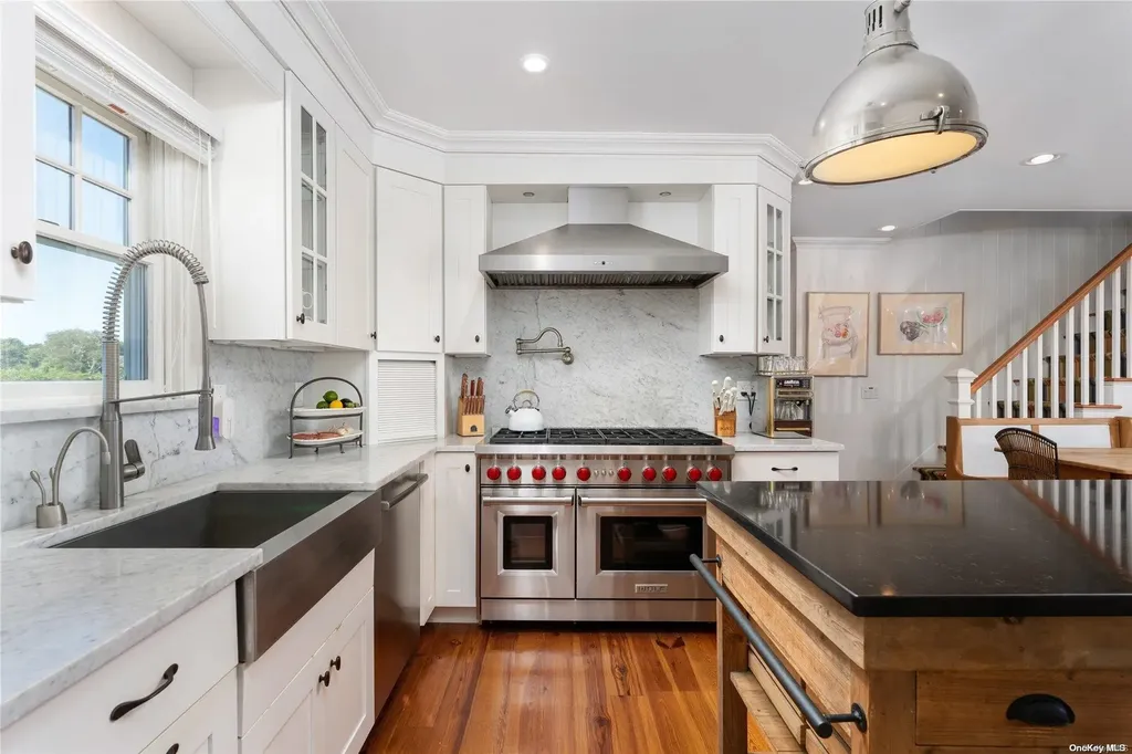 60 Middle Pond Road Southampton NY 11968