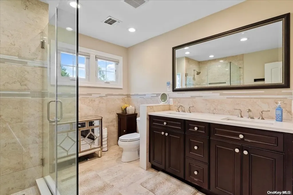 31 Linden Avenue Bethpage NY 11714