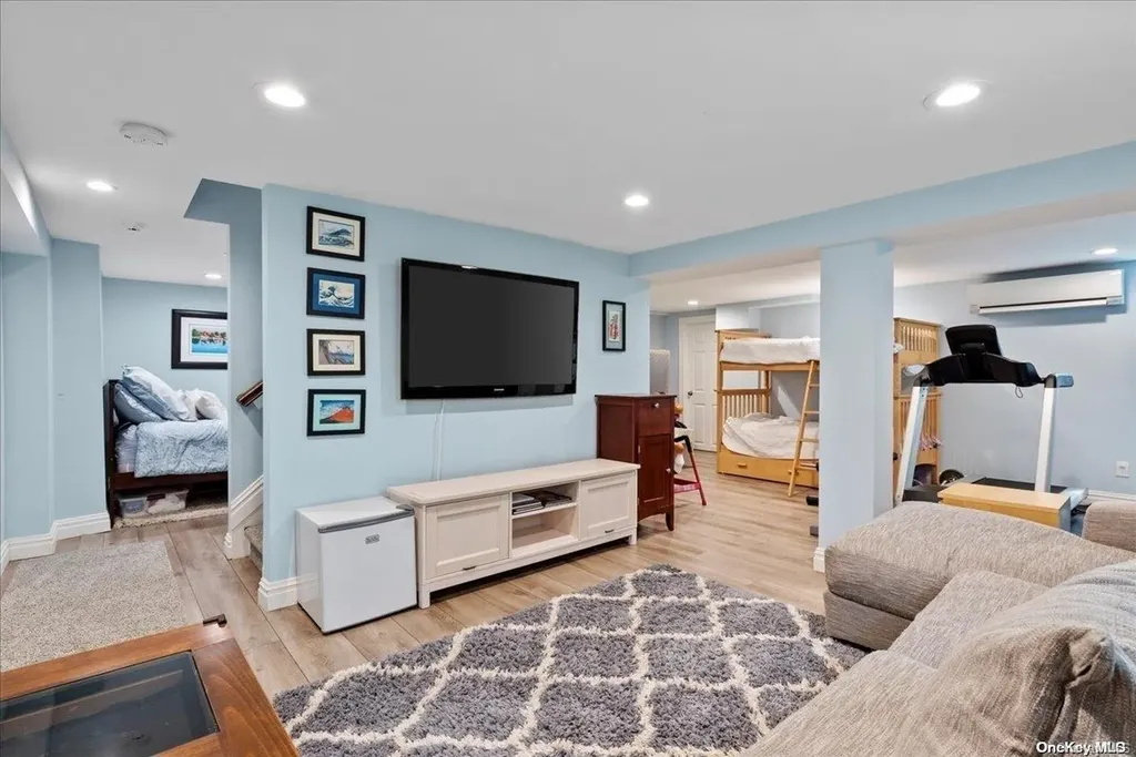 31 Linden Avenue Bethpage NY 11714