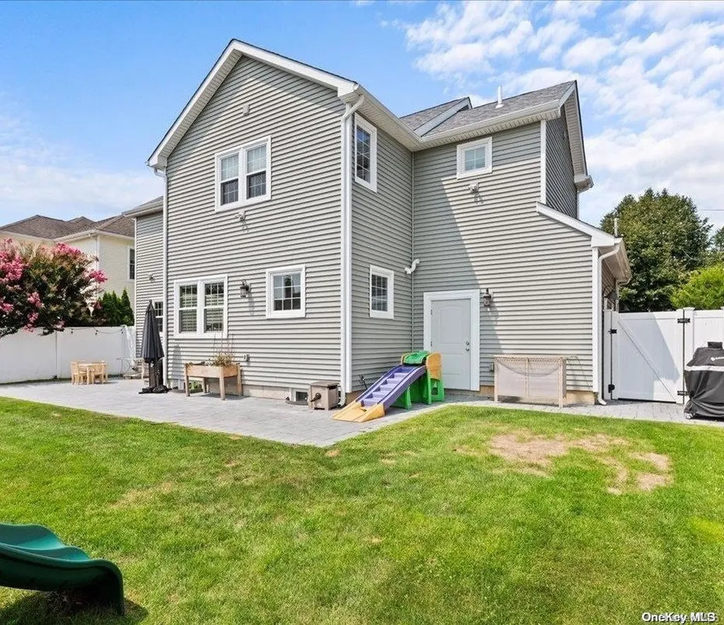 31 Linden Avenue Bethpage NY 11714