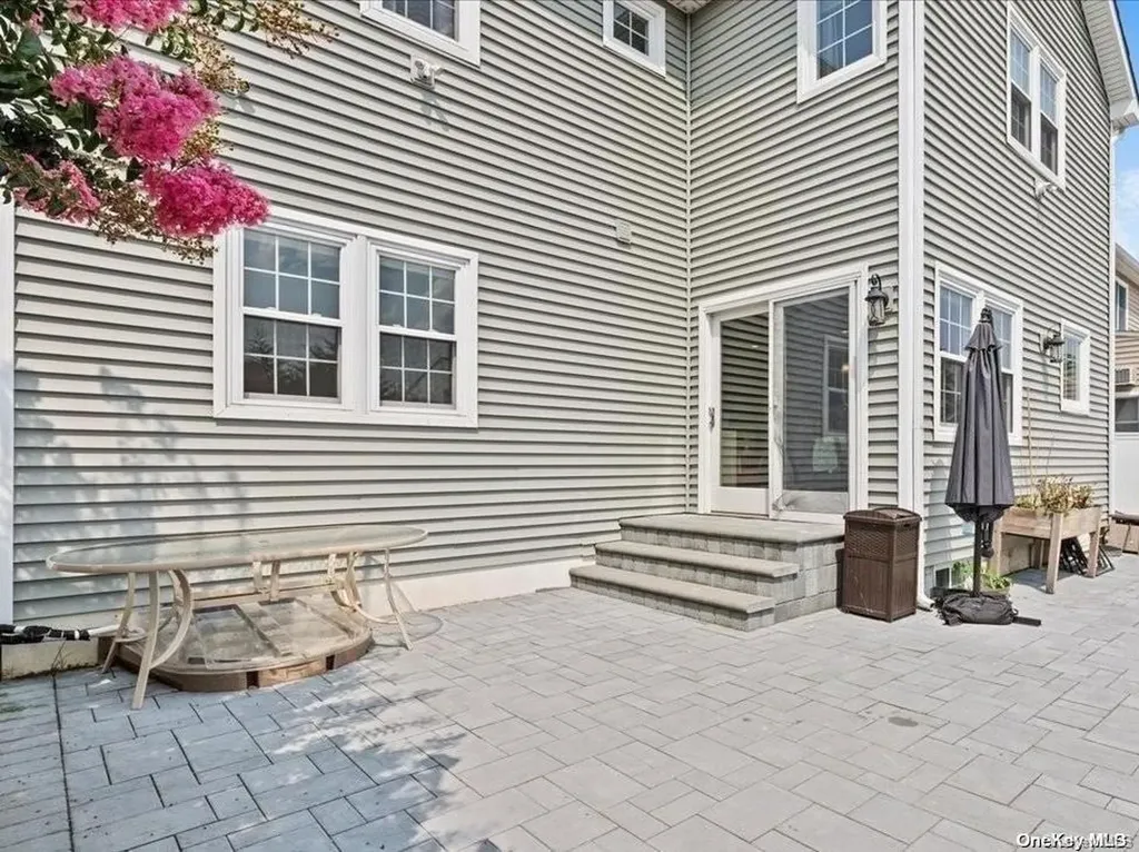 31 Linden Avenue Bethpage NY 11714