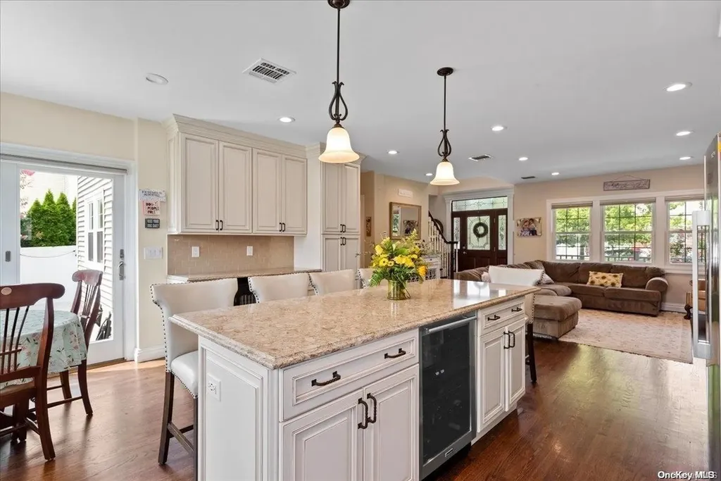 31 Linden Avenue Bethpage NY 11714