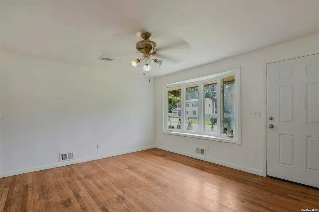 269 Whittier Drive Mastic Beach NY 11951