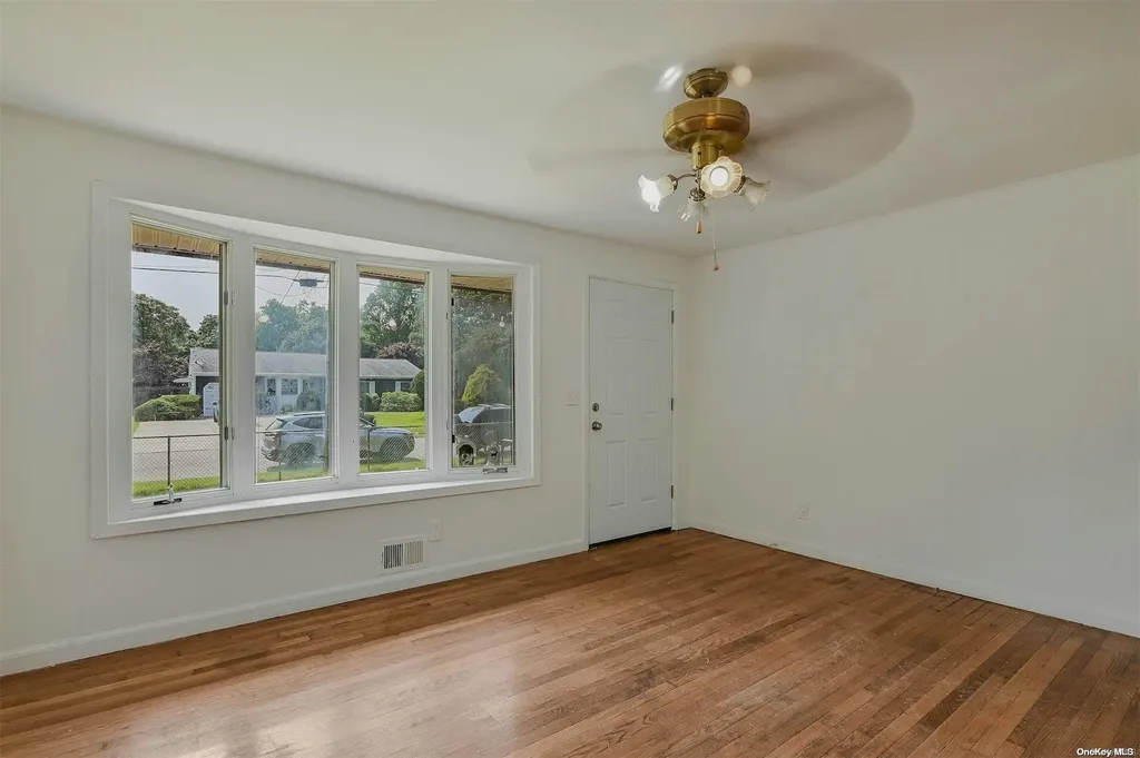 269 Whittier Drive Mastic Beach NY 11951