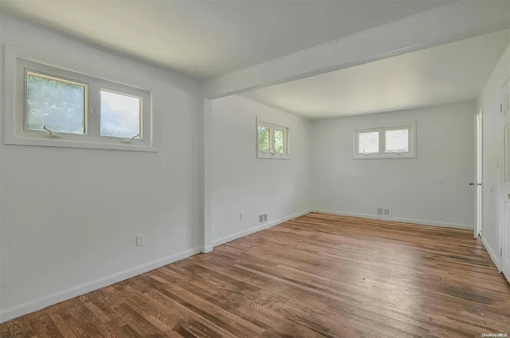 269 Whittier Drive Mastic Beach NY 11951