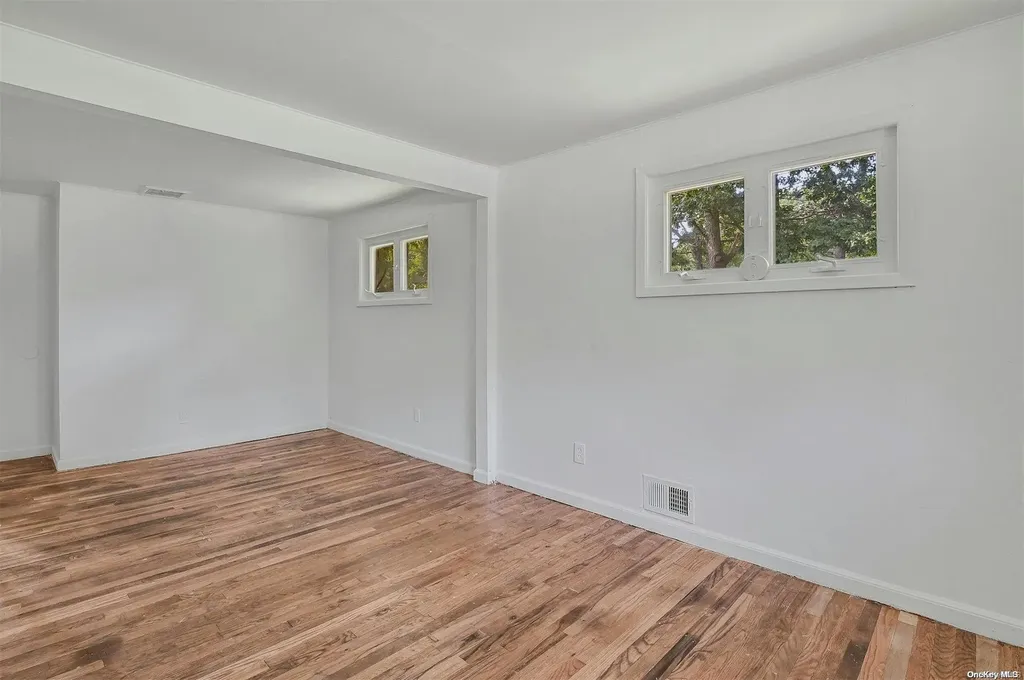 269 Whittier Drive Mastic Beach NY 11951