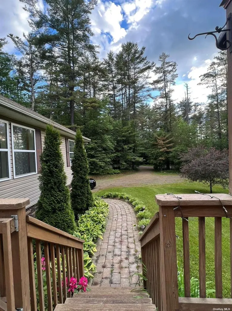 9 Pinekill Lane Windham NY 12496