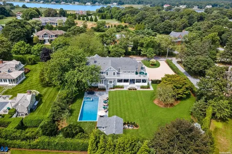6 Assups Neck Lane Quogue NY 11959