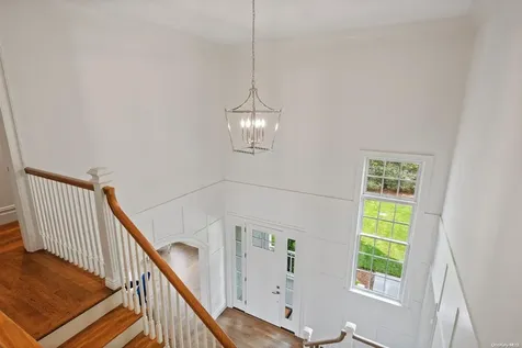 6 Assups Neck Lane Quogue NY 11959